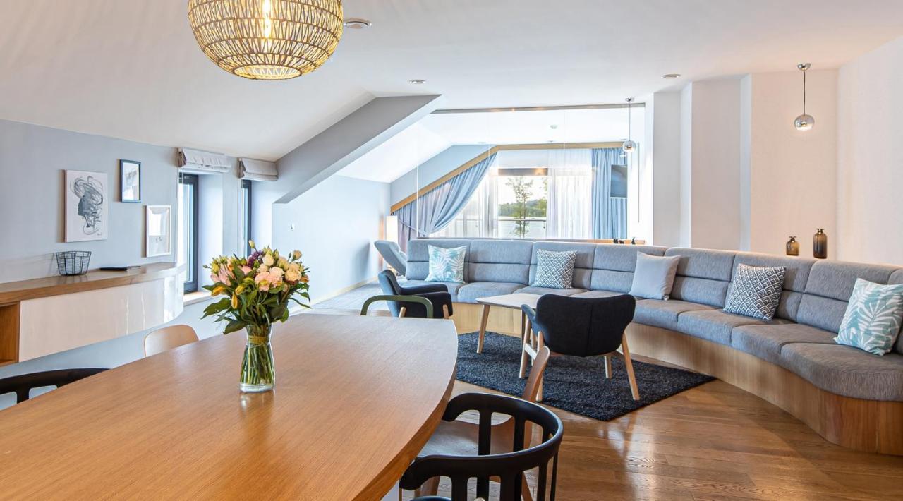 Hotel Marina Club 奥尔什丁 外观 照片 A modern apartment in Berlin, Germany
