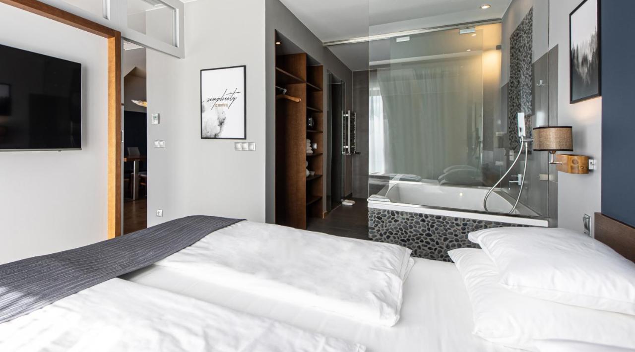 Hotel Marina Club 奥尔什丁 外观 照片 A room at the hotel