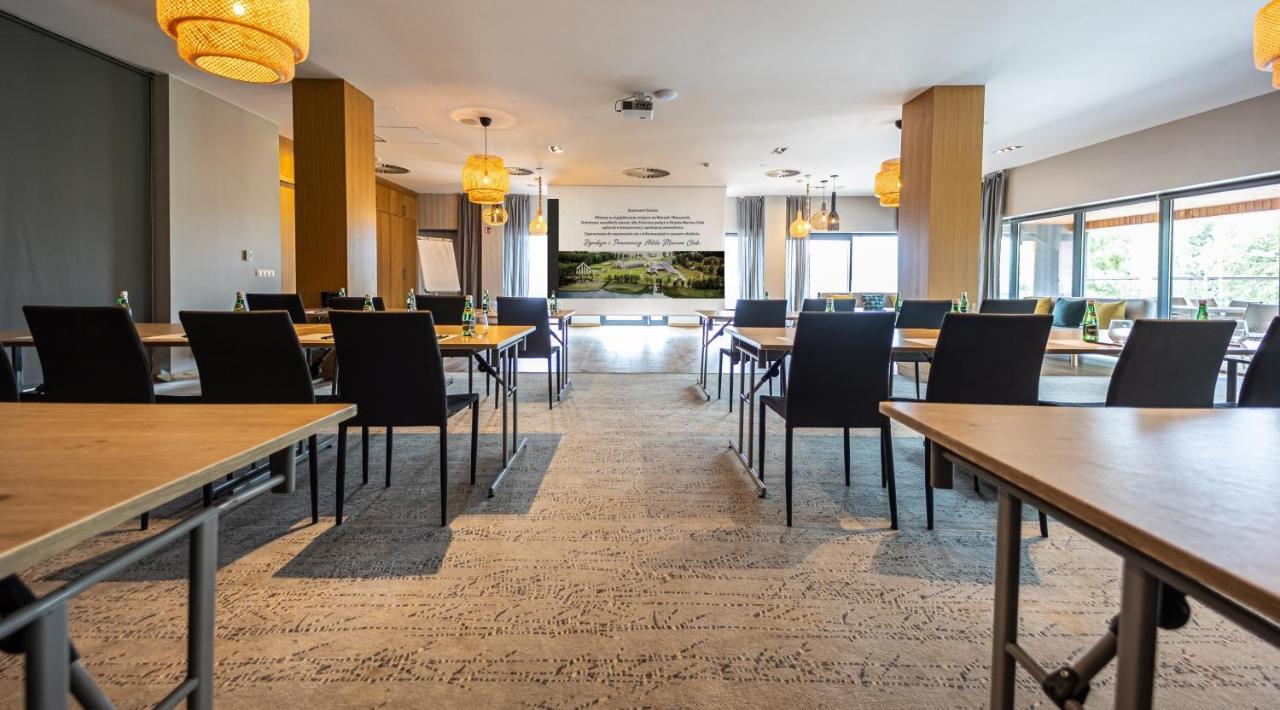 Hotel Marina Club 奥尔什丁 外观 照片 The interior of the conference centre